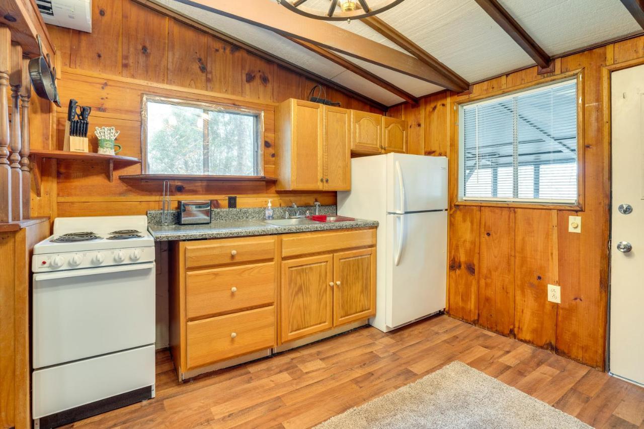 Peaceful Warne Cabin Fenced Yard And Screened Porch Brasstown Экстерьер фото