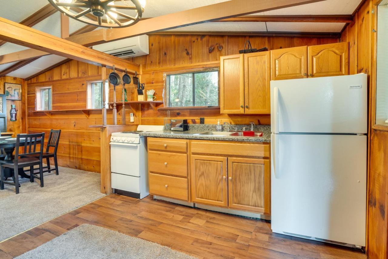 Peaceful Warne Cabin Fenced Yard And Screened Porch Brasstown Экстерьер фото