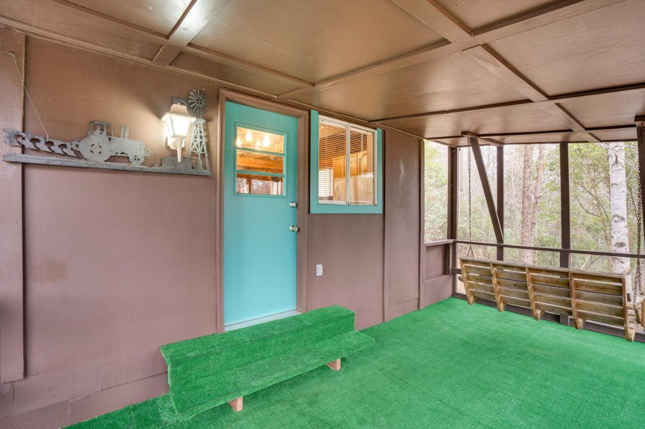 Peaceful Warne Cabin Fenced Yard And Screened Porch Brasstown Экстерьер фото