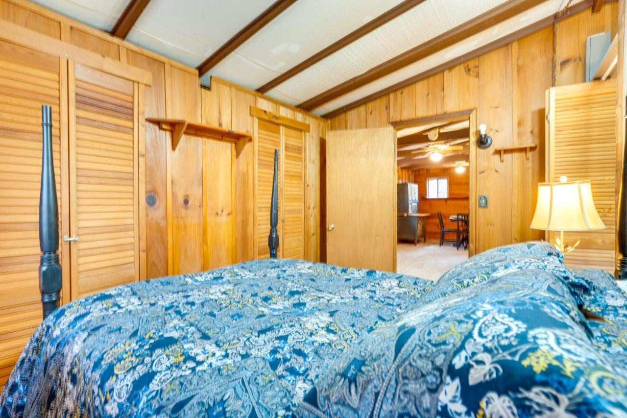 Peaceful Warne Cabin Fenced Yard And Screened Porch Brasstown Экстерьер фото
